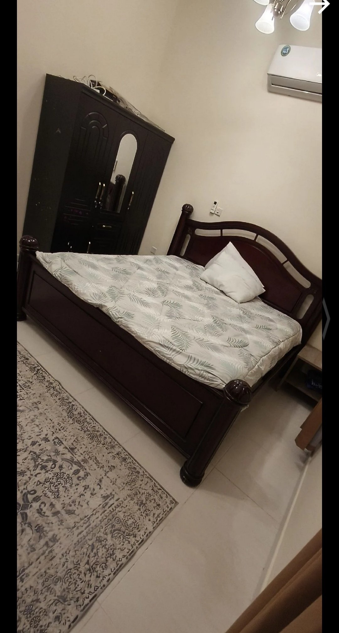 سرير كبير كنج سايز