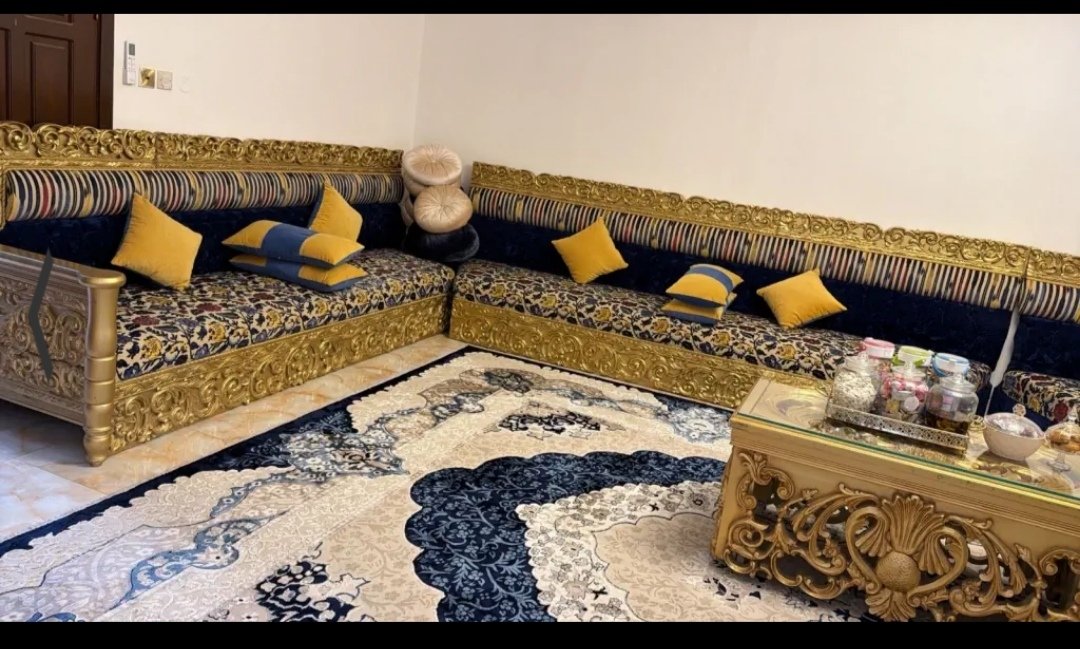 للبيع كنب مصري خشب زان